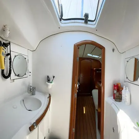 Exquisite 41ft Beneteau Oceanis Yacht 3 Cozy Lounge 2 Bathrooms And Your Dream Sailing Experience Awaits * Fethiye
