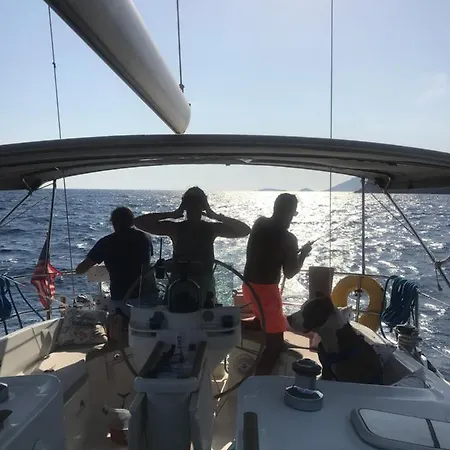 Botel Exquisite 41ft Beneteau Oceanis Yacht 3 Cozy Lounge 2 Bathrooms And Your Dream Sailing Experience Awaits Fethiye